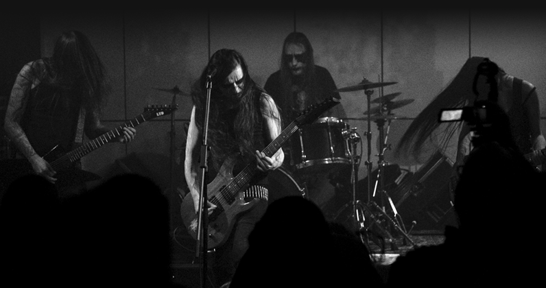 Internal Cold band on stage